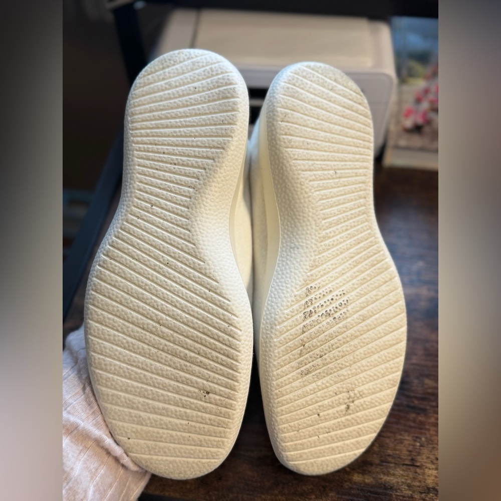 Allbirds Women's Wool Runner in Natural White - Size 9 - Picture 11 of 11